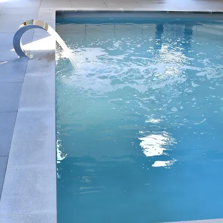 De L'hotel De La Ferme * フェリエール