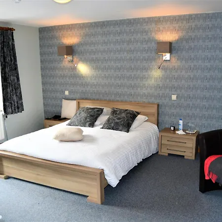 De L'hotel De La Ferme * Ferrieres