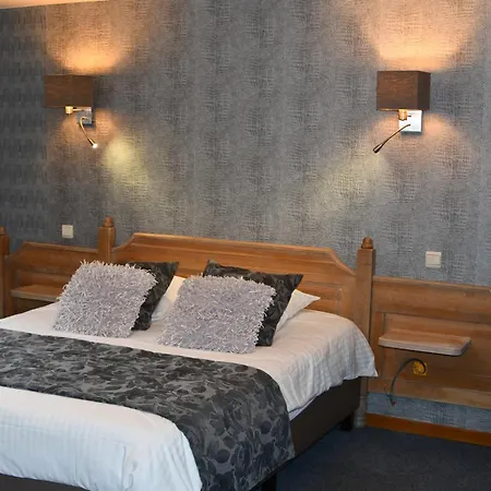 De L'hotel De La Ferme * Ferrieres